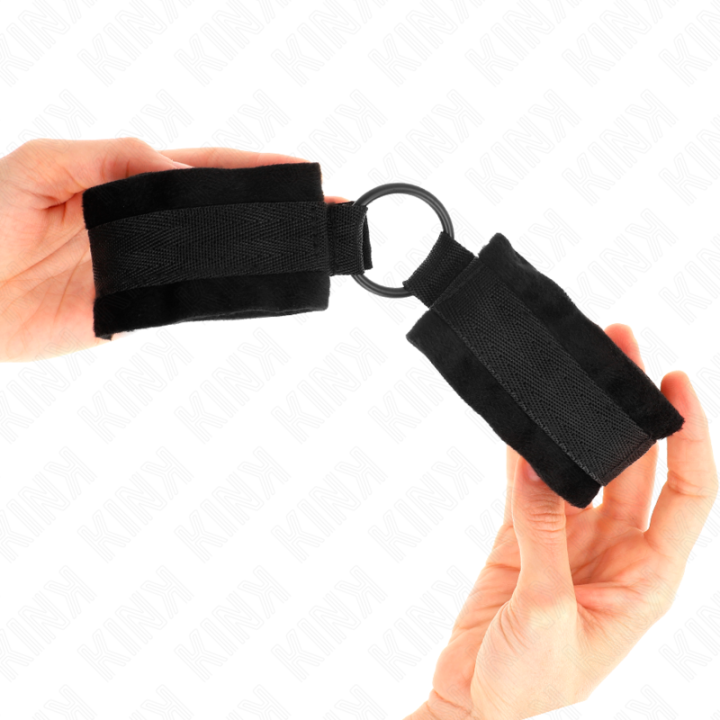 Kink - Manchettes Débutant Fourrure 25 cm Avec o-Ring 4 cm Noir Ajustable 15-25 cm