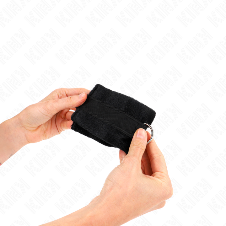 Kink - Beginner Fur Hand Cuffs Black 30 x 7 cm