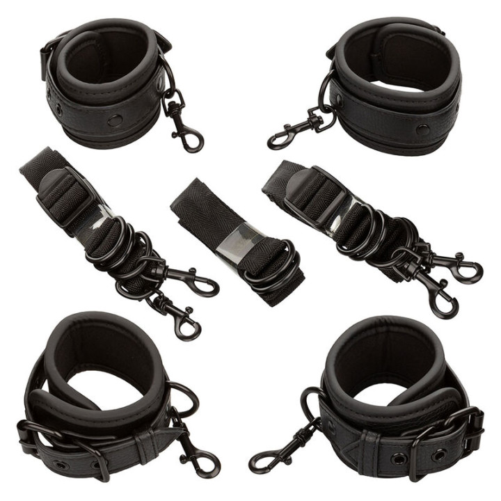 Calexotics - Nocturnal Restrições de Cama Couro Ajustável Preto