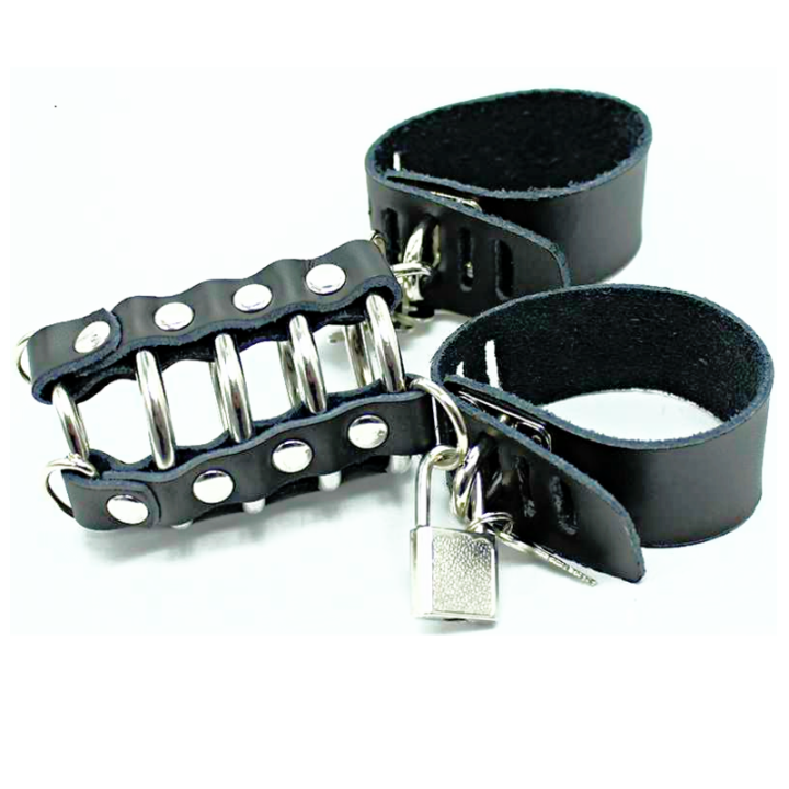 Ohmama Fetish - Peniskfig Mit Metallringen Und Lederriemen
